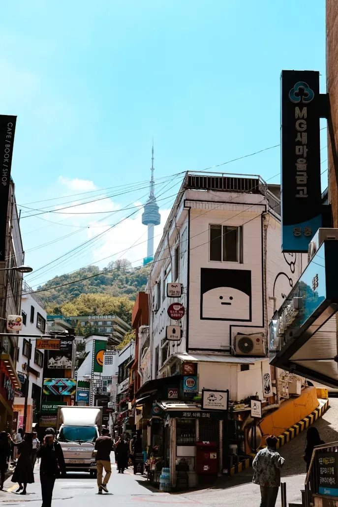 Street with designer boutiques in Hannam-dong, Seoul