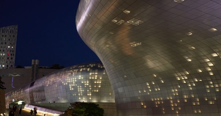 Dongdaemun Design Plaza at night, the venue for Seoul Light DDP 2026 Fall.
